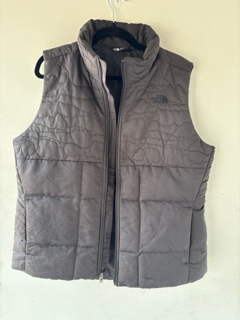 The North Face Quilted dawn Vest in dark gray size XL